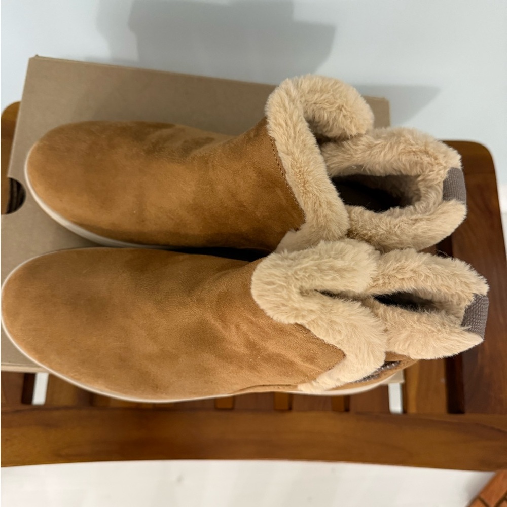 Clarks Cloudsteppers Tan Suede Boots